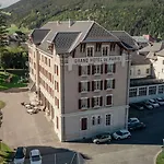 Western Grand De Paris & Otel 3*