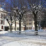 Western Grand De Paris &