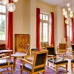 Western Grand De Paris & Otel Villard-de-Lans