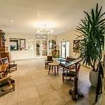 Western Grand De Paris &