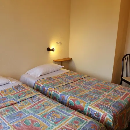 Western Grand De Paris & 3*