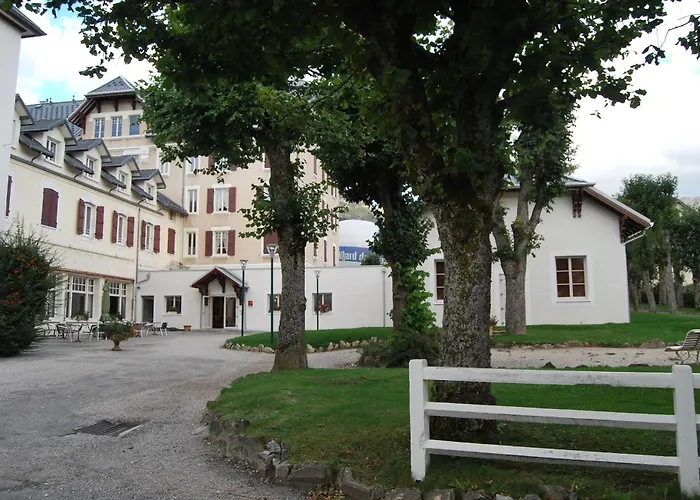 Western Grand De Paris & Отель Виллар-де-Ланс