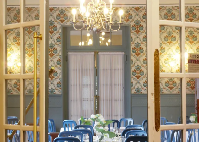 Отель Western Grand De Paris &