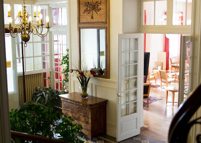 Western Grand De Paris & 3*